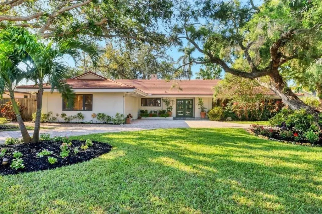 Listings for Ron Collier
