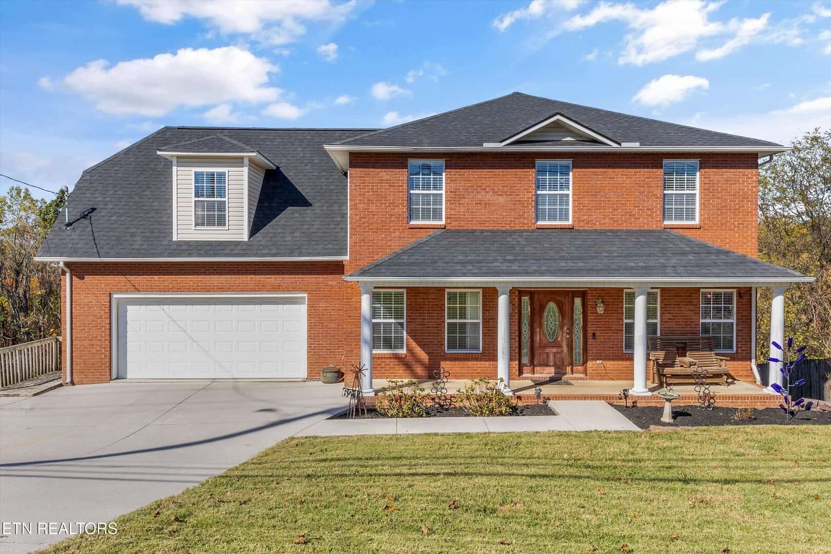 Listings for Angela Chandler