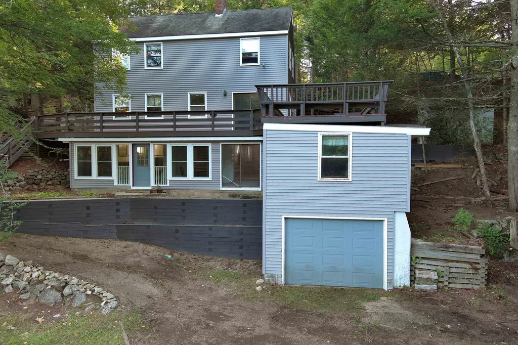 Homes Near Pawtuckaway Lake