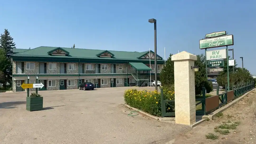 Bow Island AB