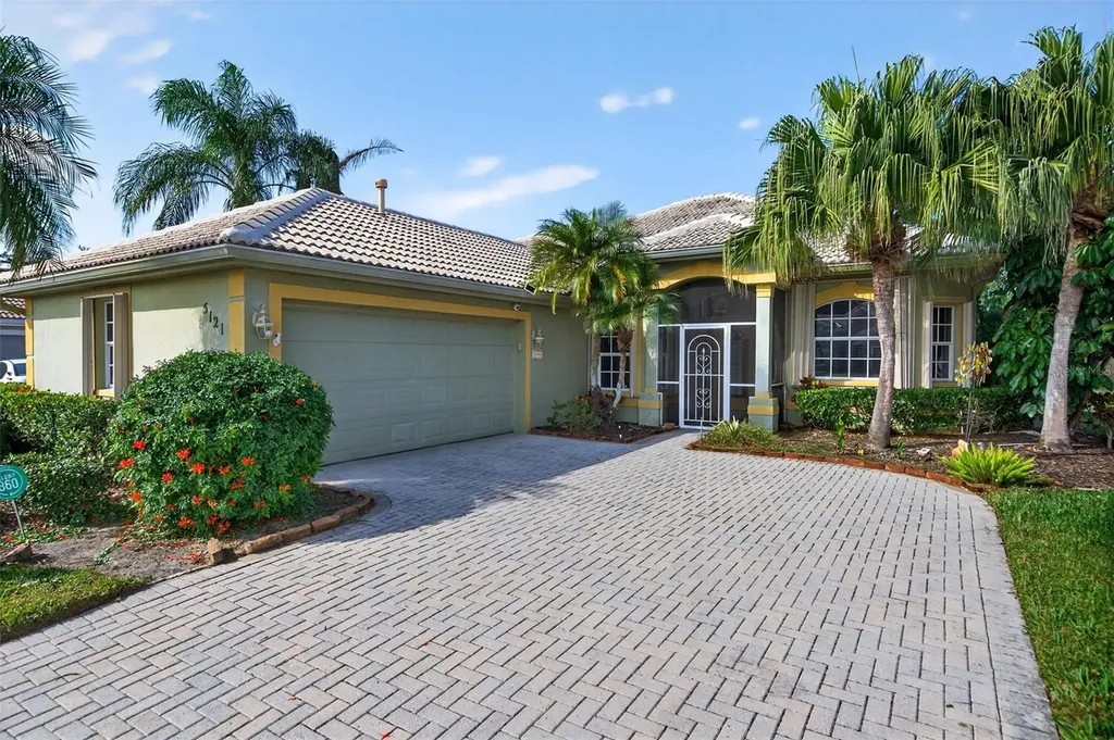 Listings for Olivia Marciniak