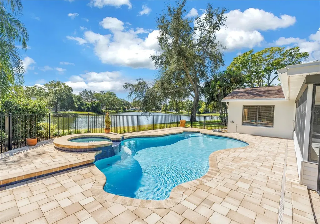 Listings for Christine Carvin