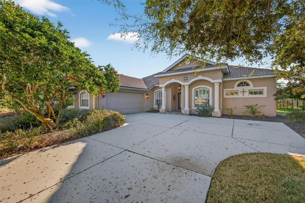Listings for Eric Knight