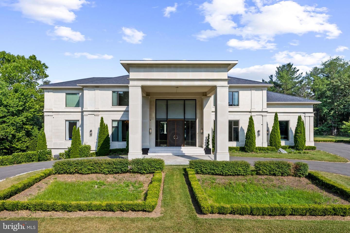 Single Family Homes in Bethesda, MD
