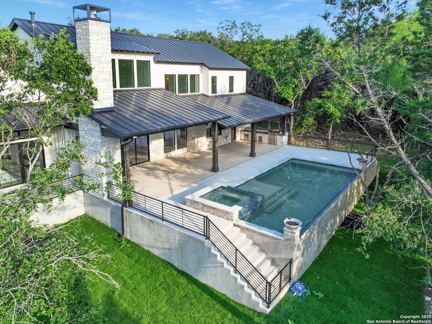 Luxury Homes Near Gruene