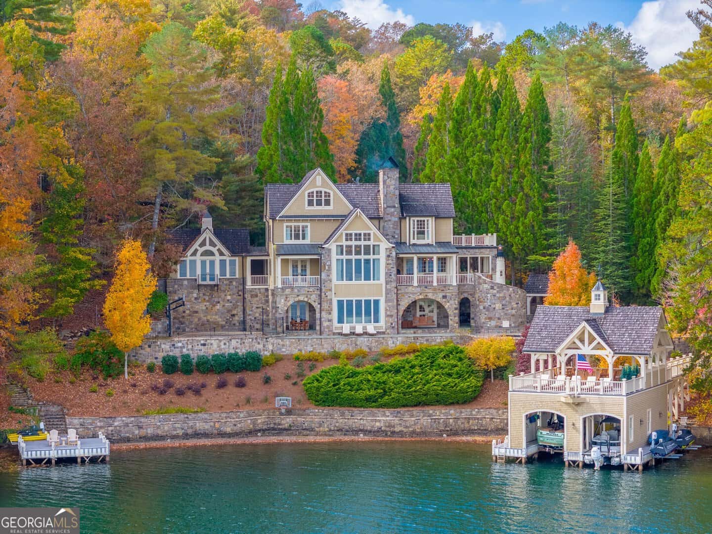 Lake Vacation Homes