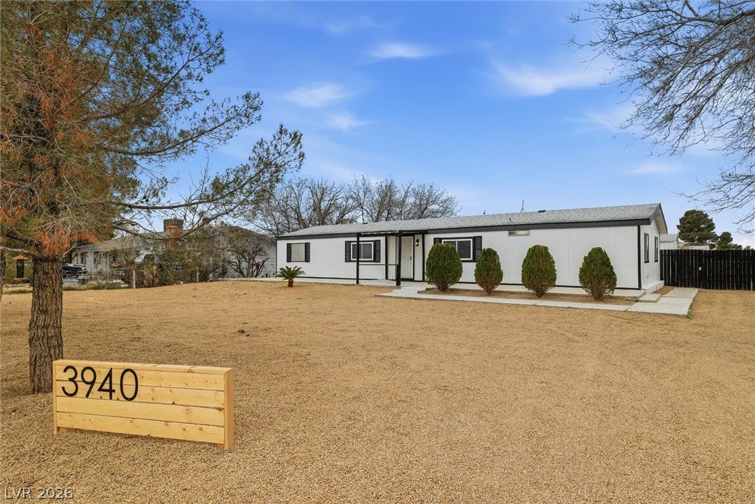 Listings for Marlon Arencibia