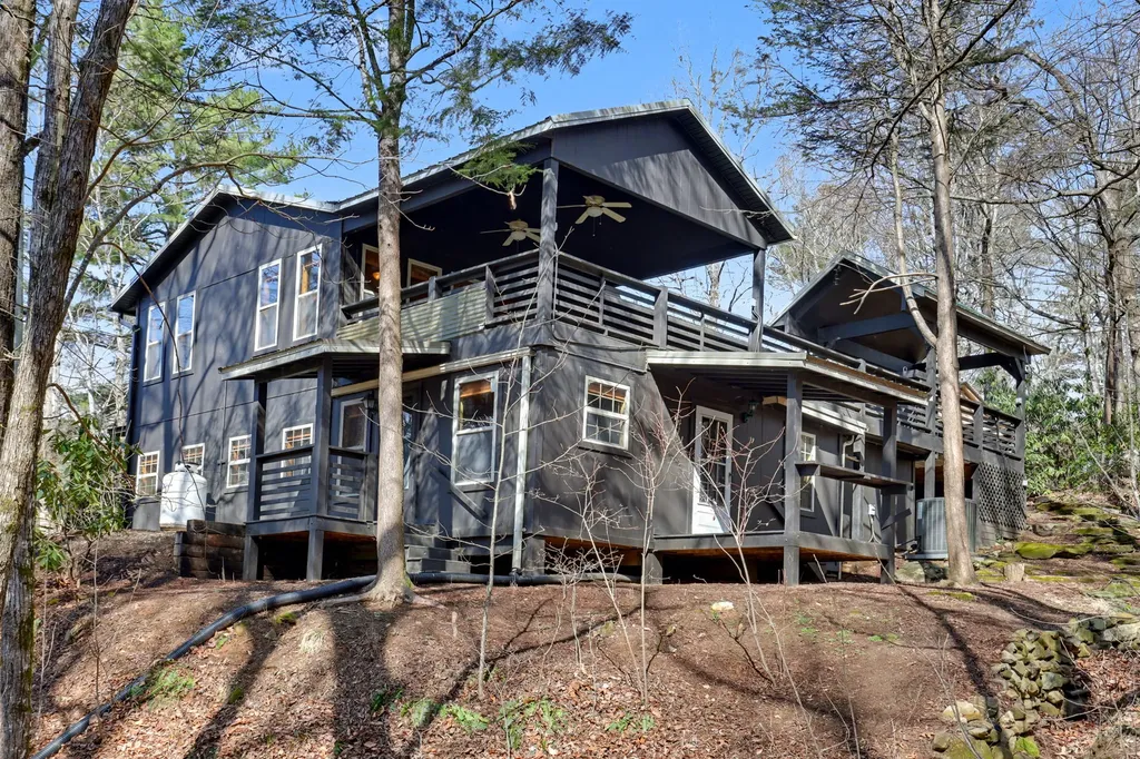 Homes in Highlands NC Under $400K