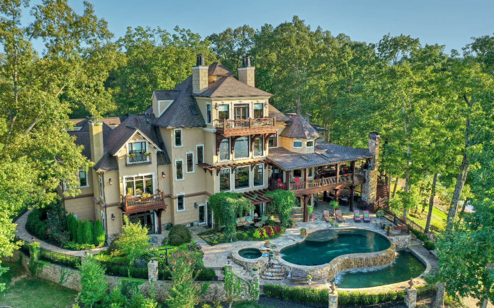 Lake Access Homes