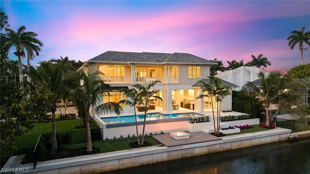 Golf Course Homes
