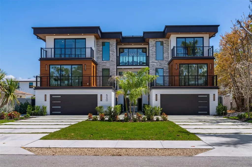 Golf Course Homes