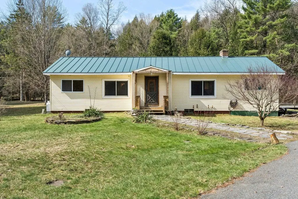 Waterfront Homes for Sale in Plainfield NH