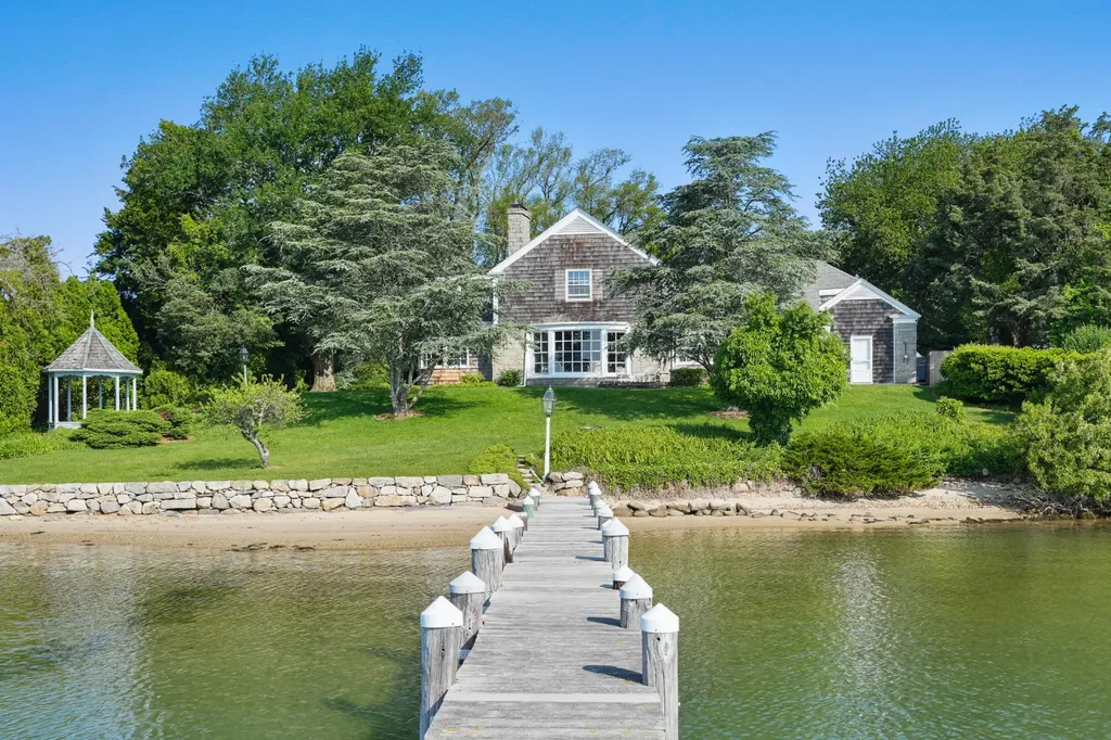 Pending Homes for Sale in Vineyard Haven MA