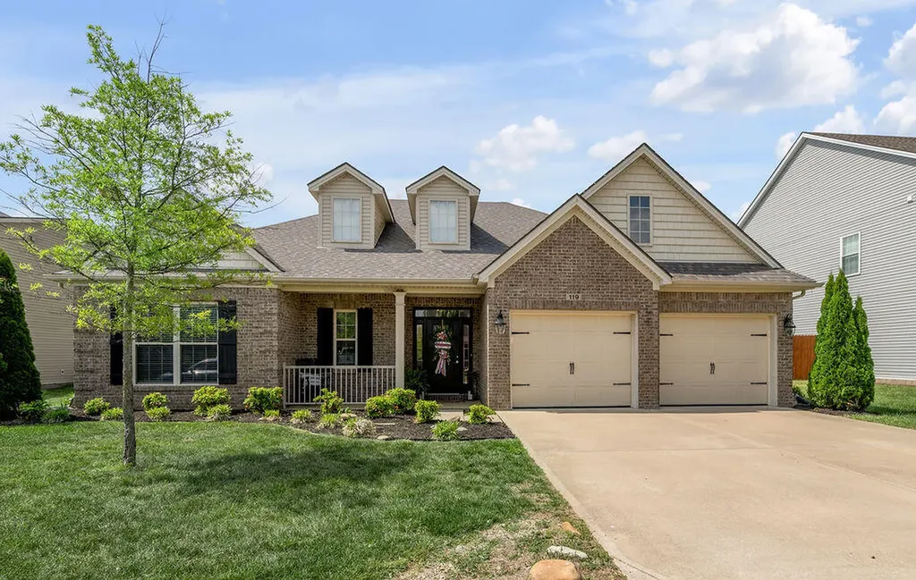 Listings for Ashley Whitworth