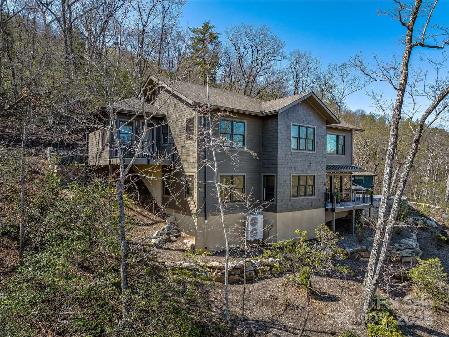 Black Mountain Estates & The Ridge