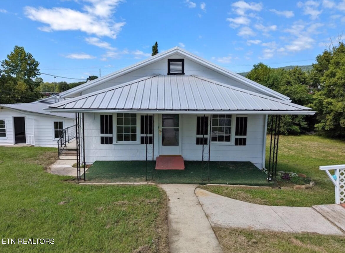Listings for Keira Ridout