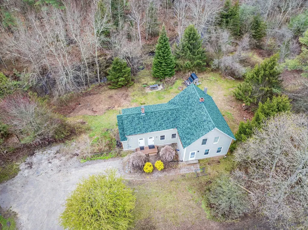 Listings for Amelia Larsen Curti