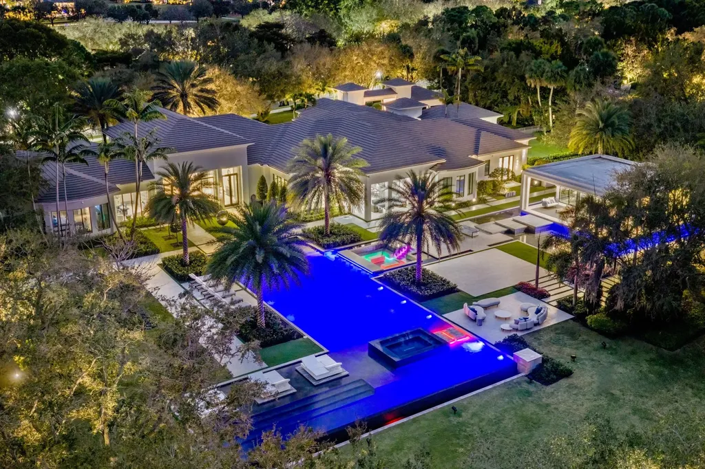$10M+