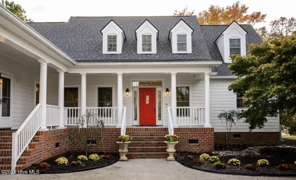 Listings for Denise Hare