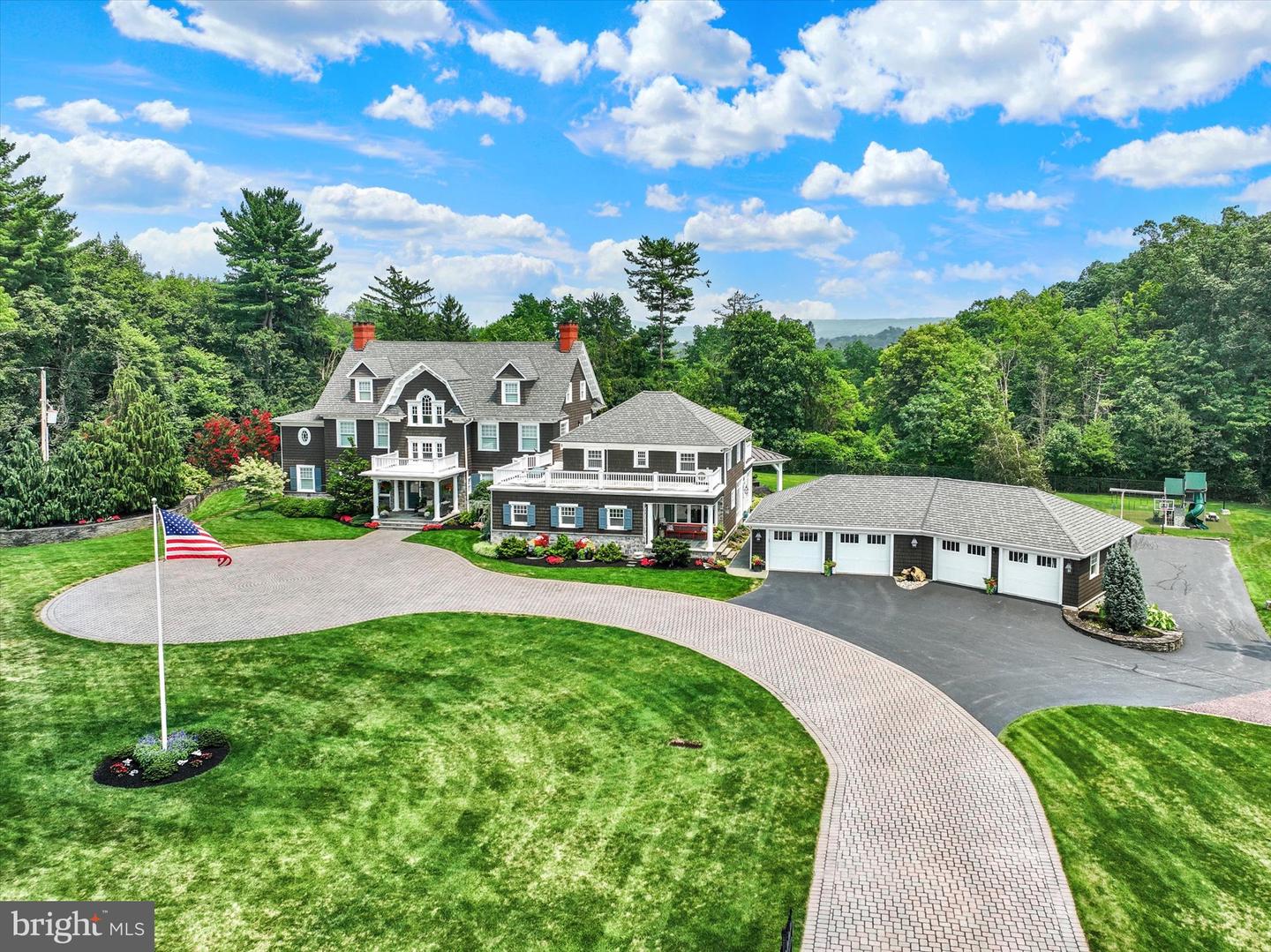 York Homes with a Pool