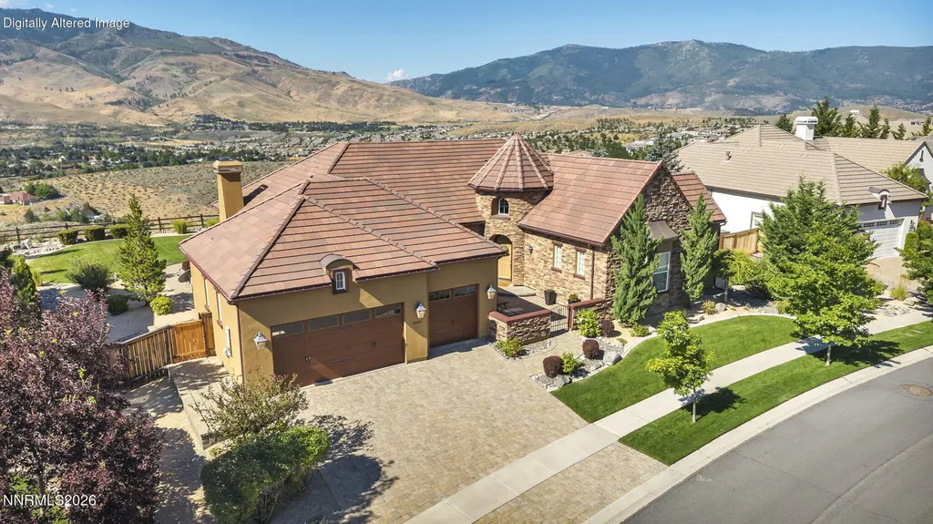 Listings for Holly Hind