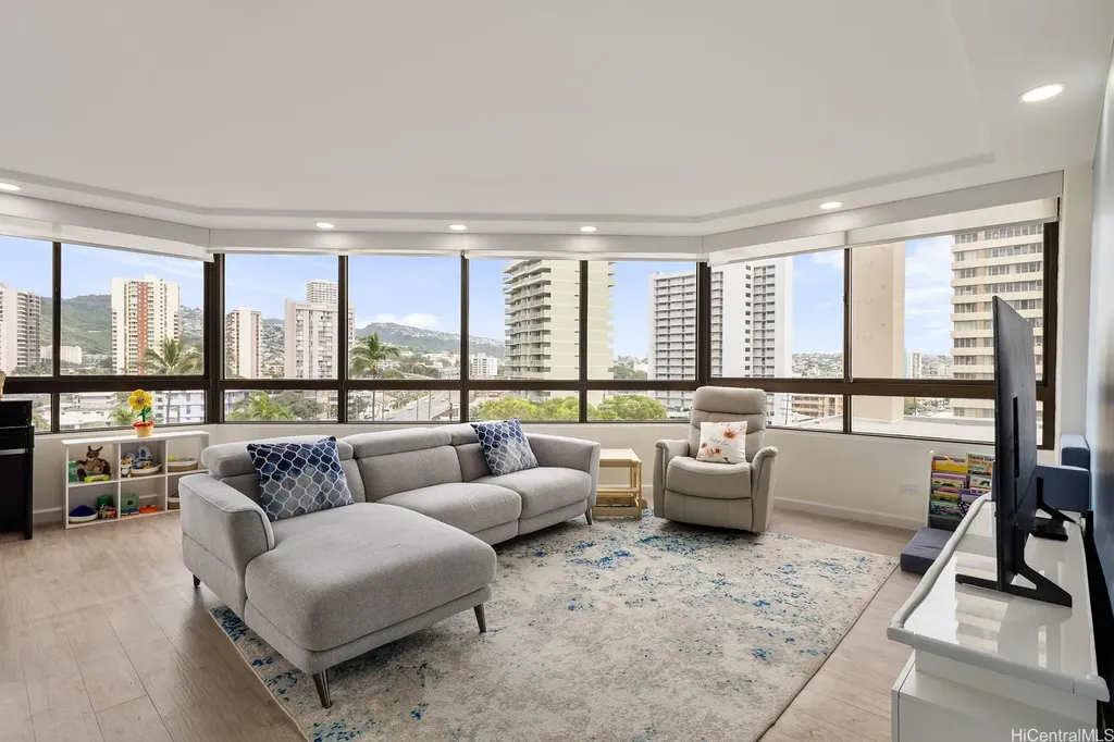 Listings for Steven Chung