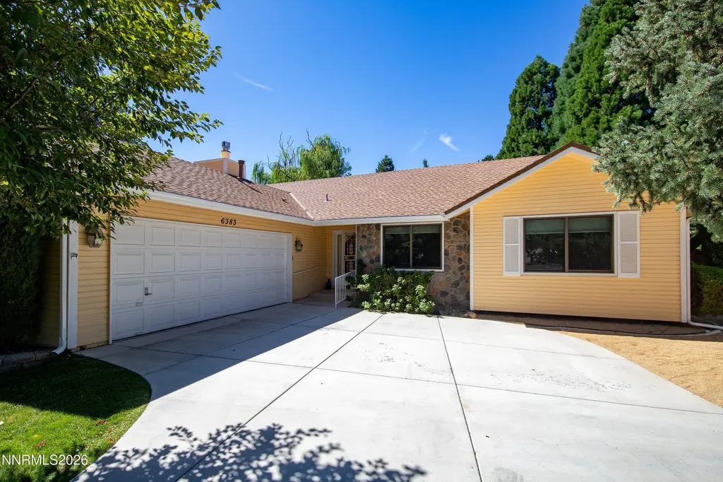 Listings for Vicki Keever