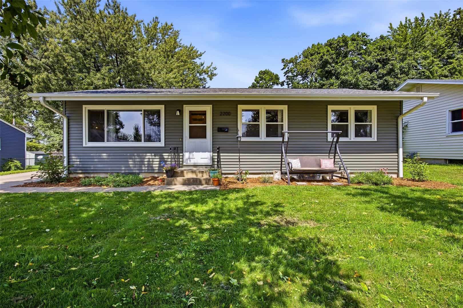 Listings for Bre Horstman