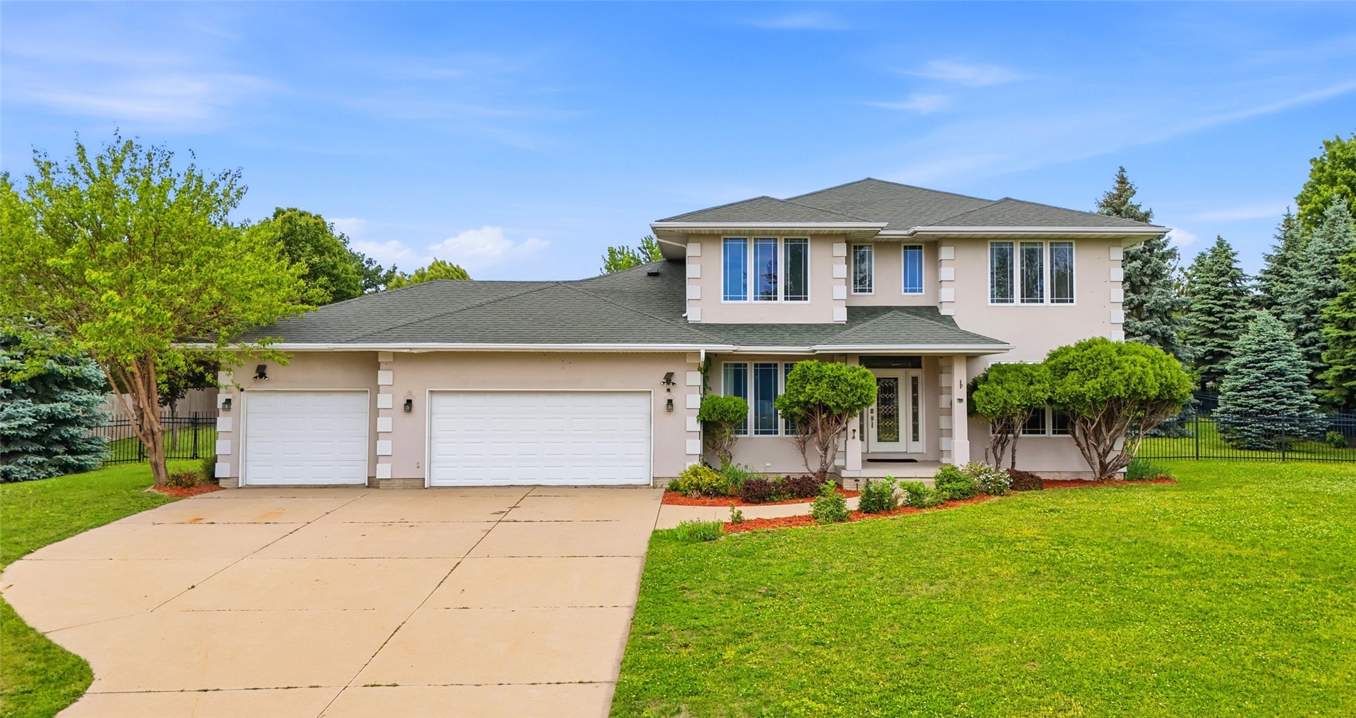 Listings for Courtney Blair