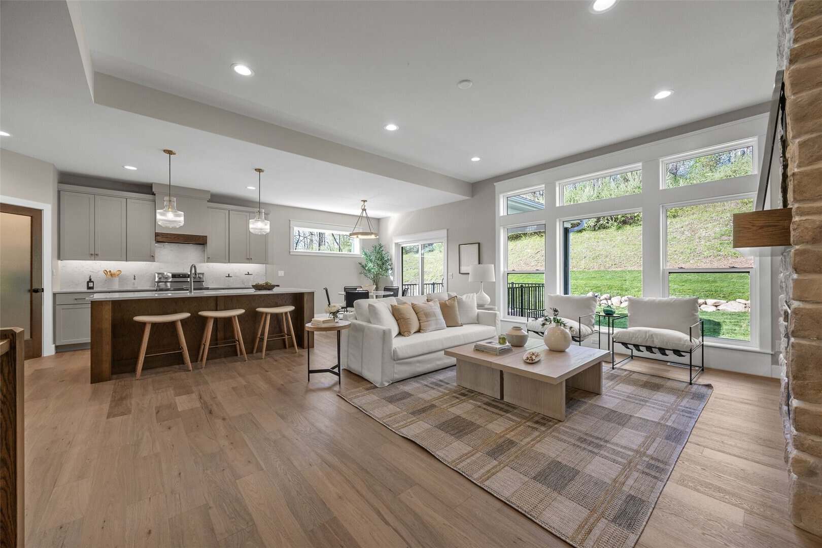 Listings for Mary Zalesky