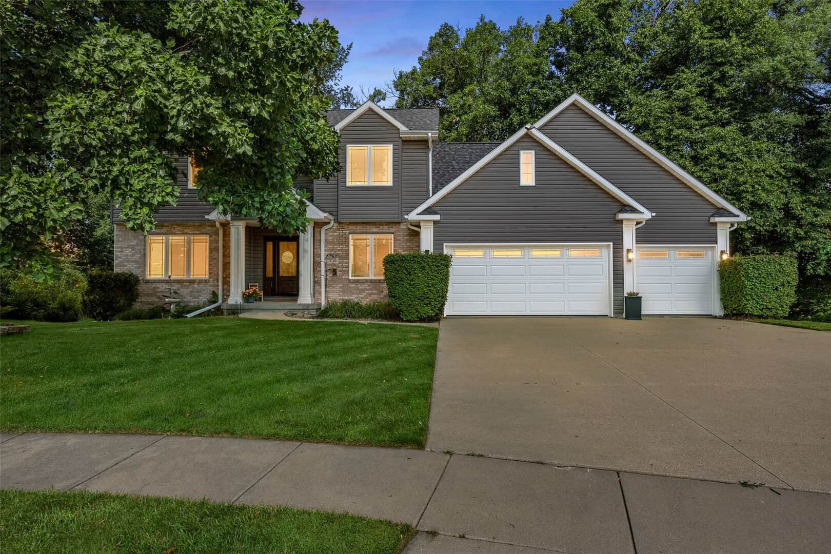 Listings for Megan Williams