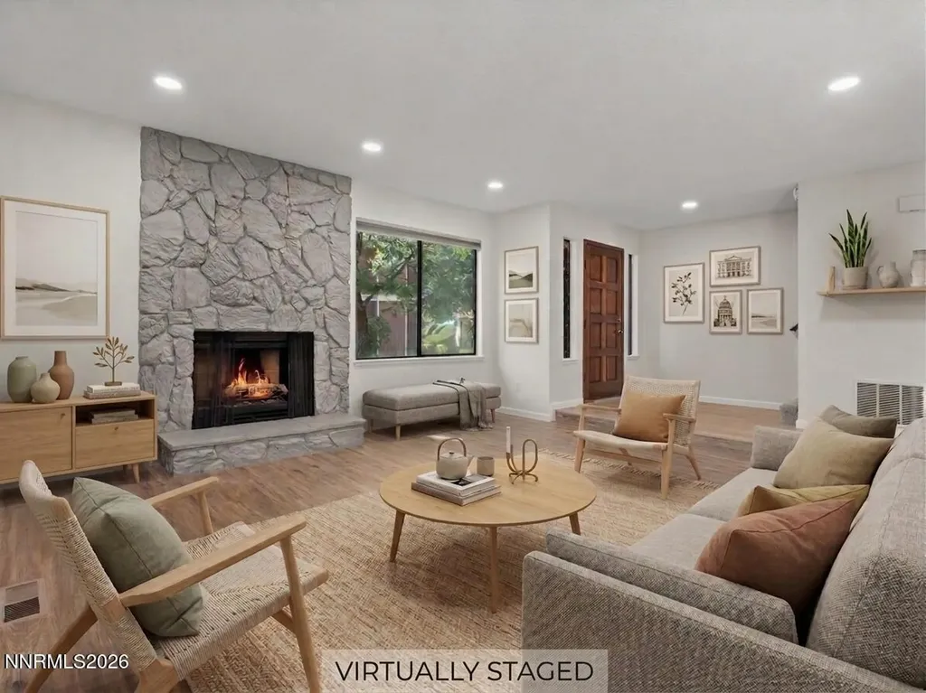 Listings for Mitch Hyett