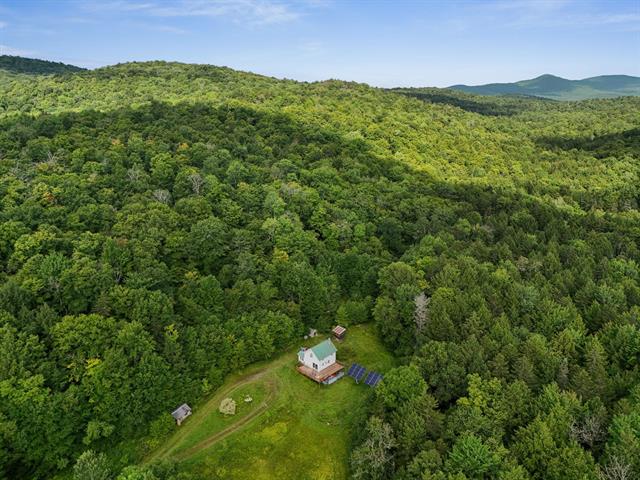 Central Vermont Private Estates and Homesteads With 10+ Acres
