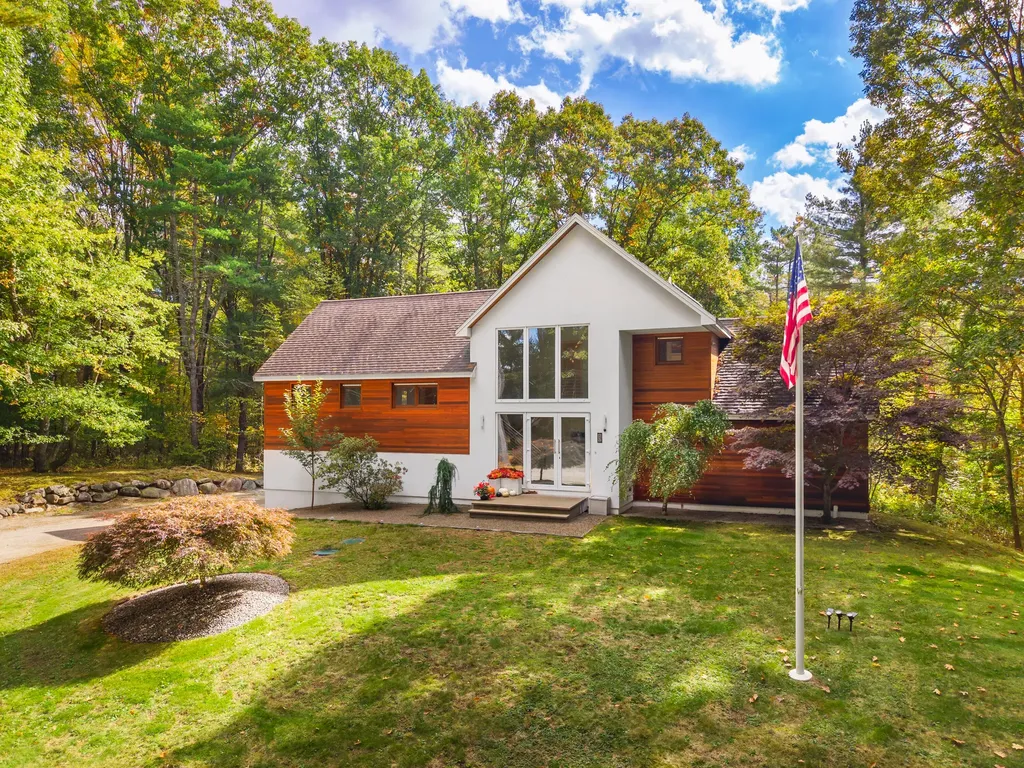 Listings for Kie Bynum