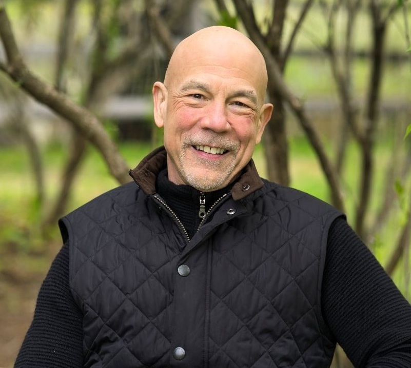 Alan J DiStasio