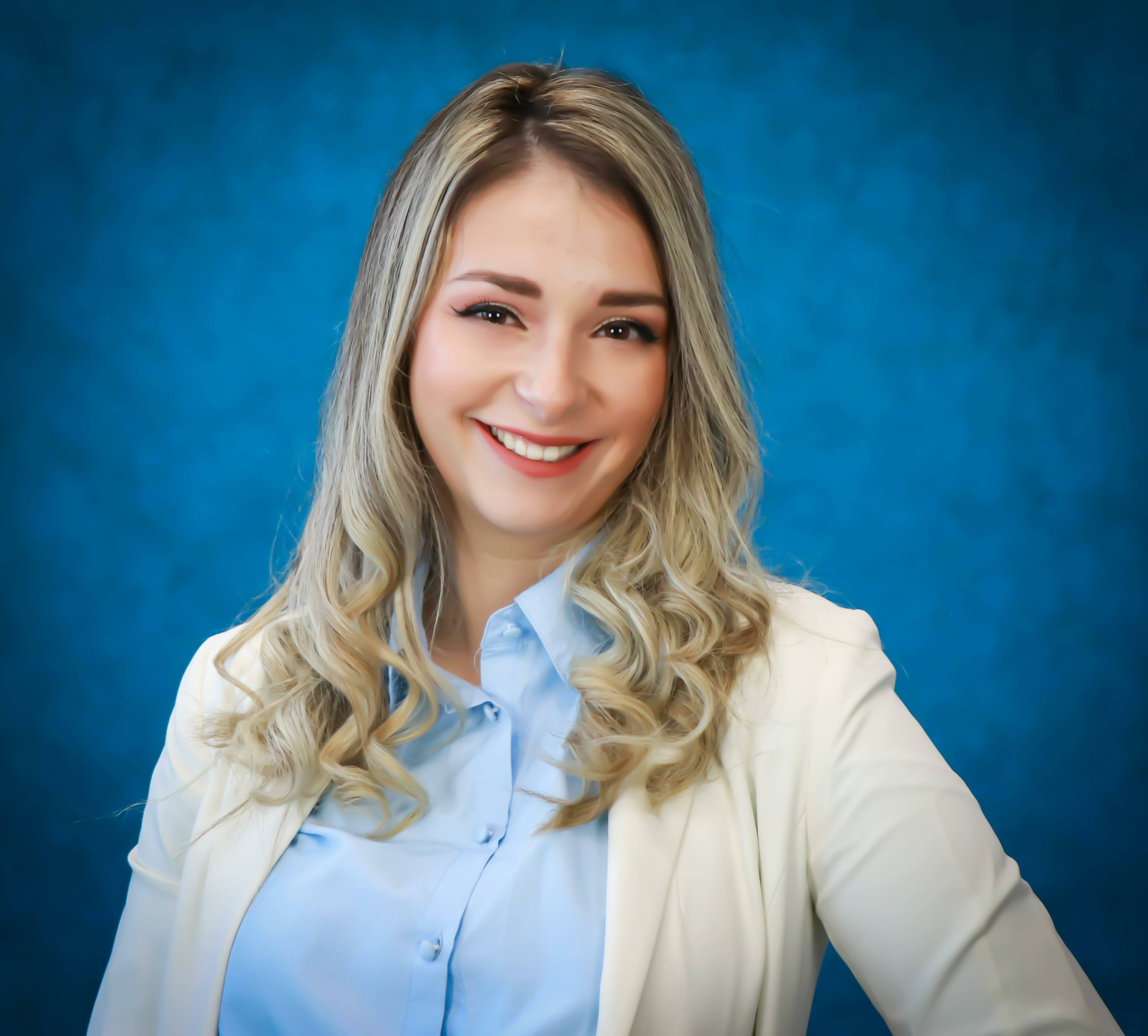 Alexandra Guzun Wallace Real Estate TN Real Estate