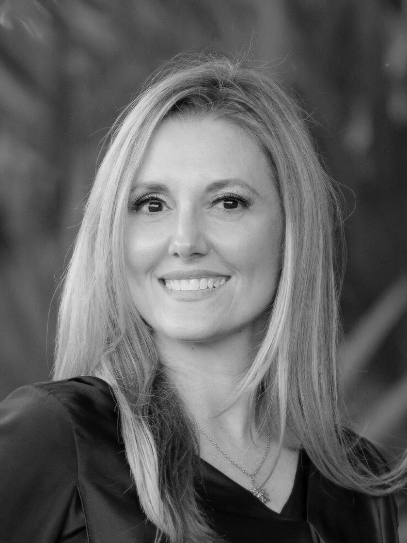 Carolina Buia Barefoot