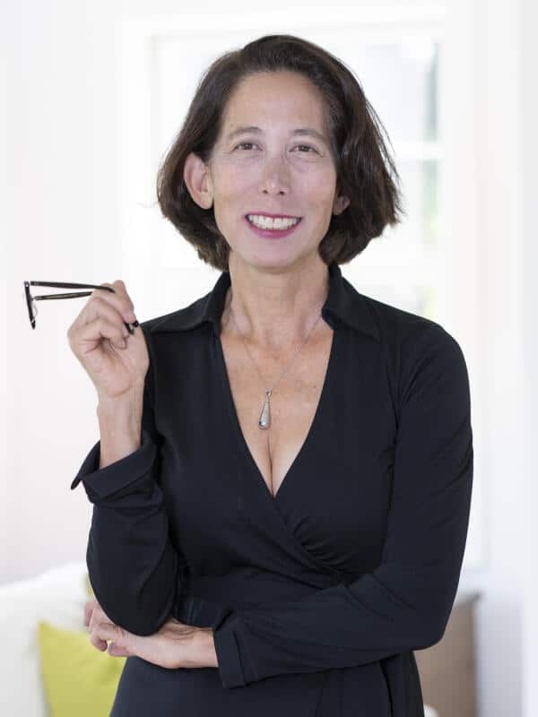 Cynthia Hochswender