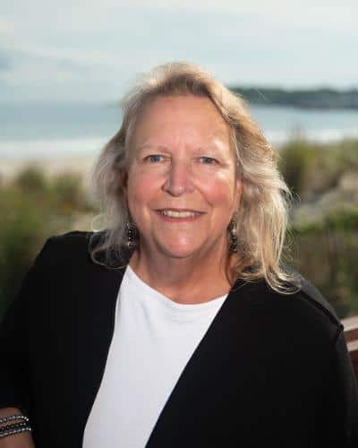 Cynthia Leonard