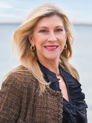 Lee Scura Holloway
