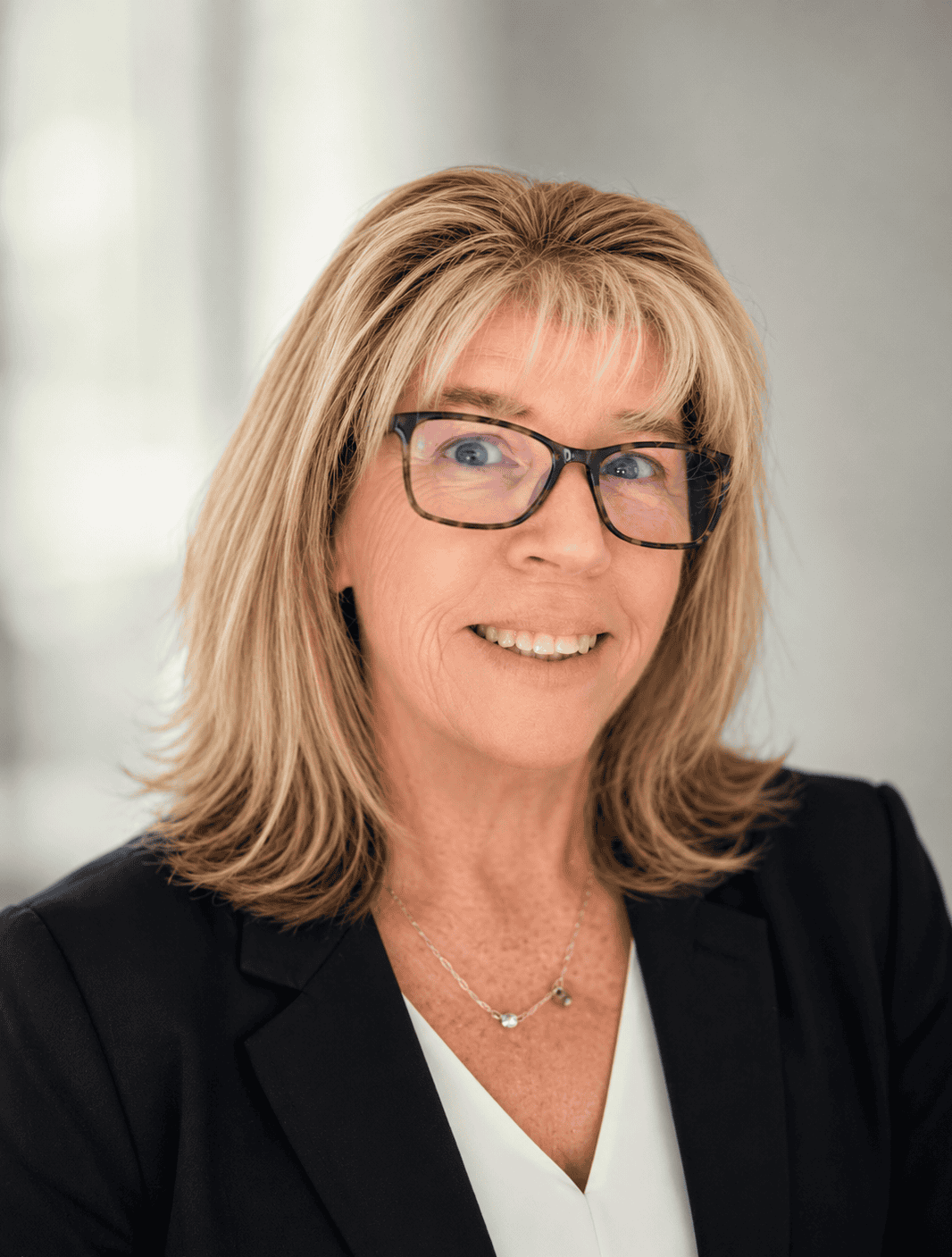 Lisa M Hall