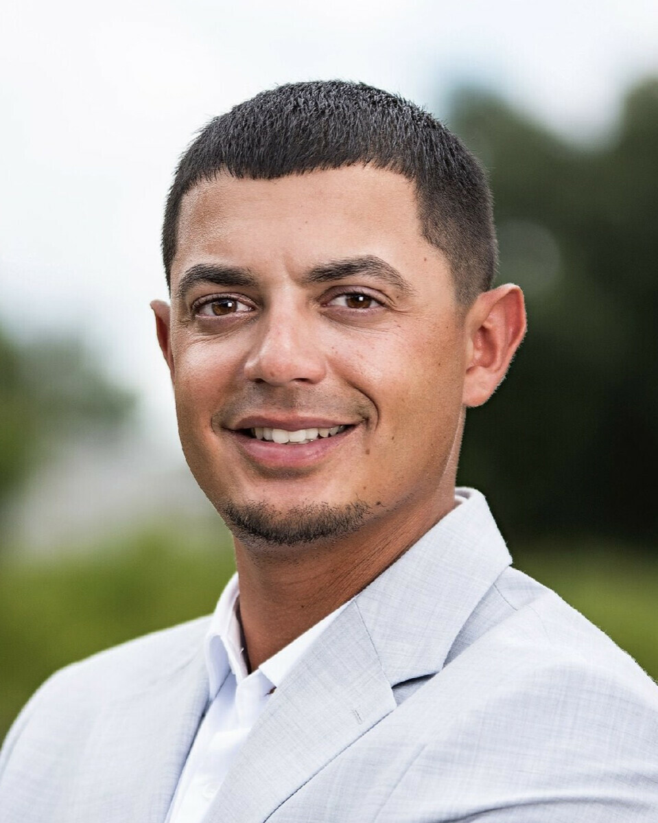 Stephen Gomez