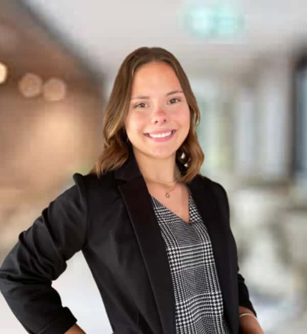 Hannah O'Connor/Team 121 at C21 AllPoints Realty